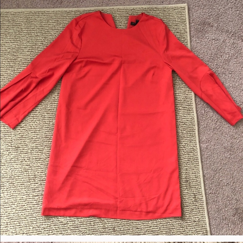 Banana Republic bell sleeve dress EUC